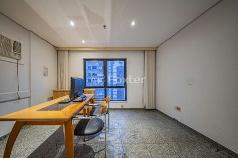 Image 31 - 1030172