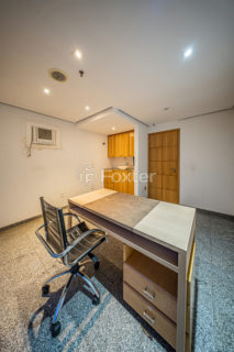 Image 37 - 1030172