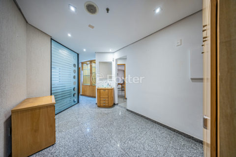 Image 10 - 1030172