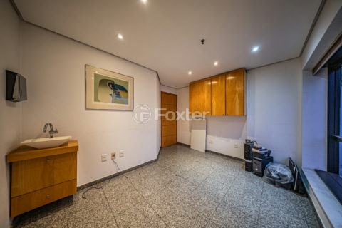 Image 44 - 1030172