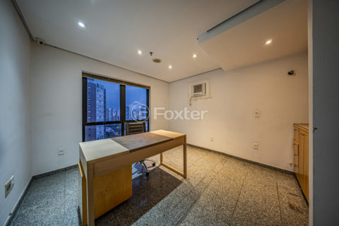 Image 34 - 1030172