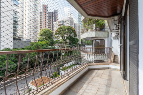 Image 11 - 1030184