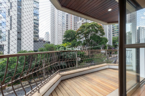 Image 35 - 1030184