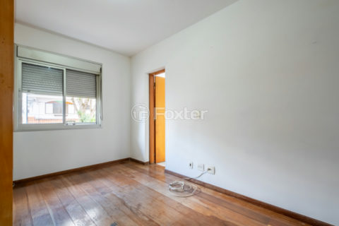 Image 32 - 1030192