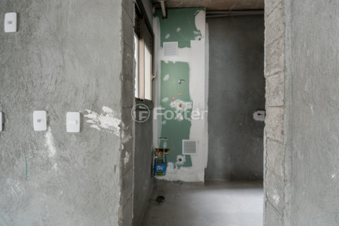 Image 17 - 1030195