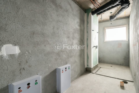 Image 35 - 1030195