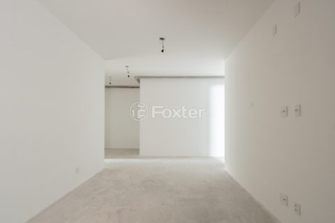 Image 33 - 1030195