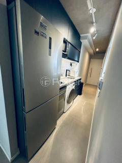 Image 34 - 1030210