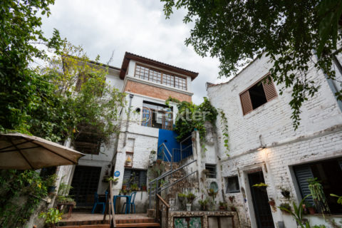 Image 34 - 1030213