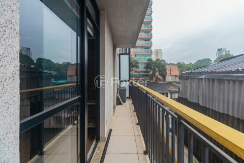 Image 16 - 1030217