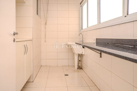 Image 21 - 1030227