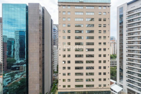 Image 19 - 1030242