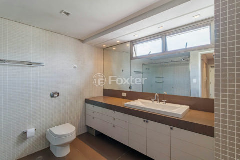 Image 34 - 1030244