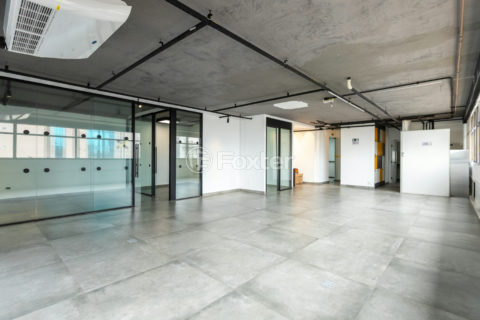 Image 28 - 1030272