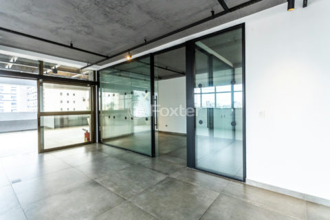 Image 23 - 1030272