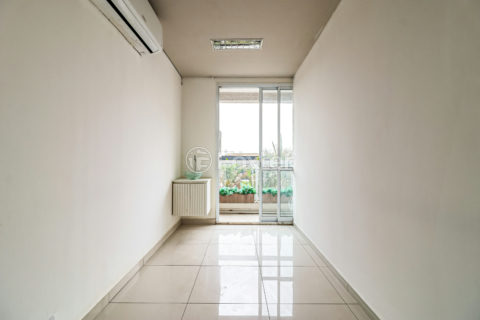 Image 10 - 1030274