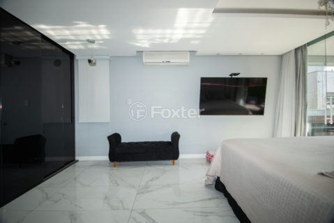 Image 39 - 1030277