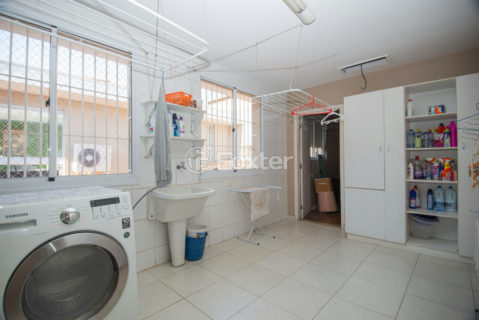 Image 9 - 1030277
