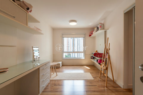 Image 33 - 1030290