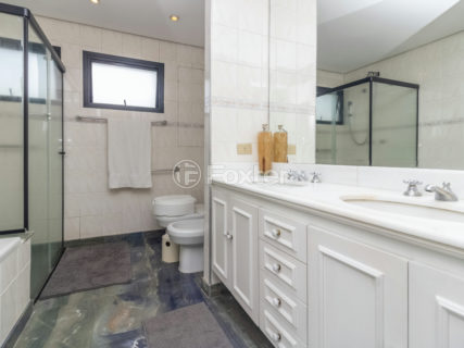 Image 21 - 1030293
