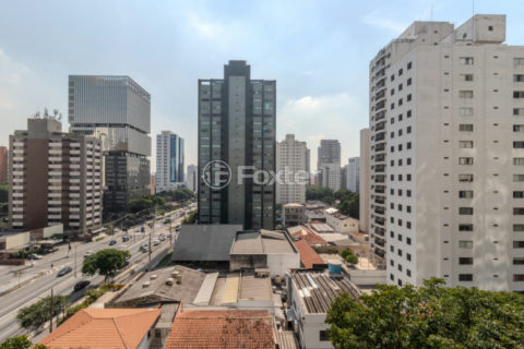 Image 9 - 1030302