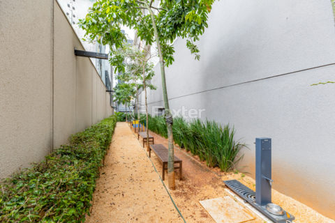 Image 38 - 1030306