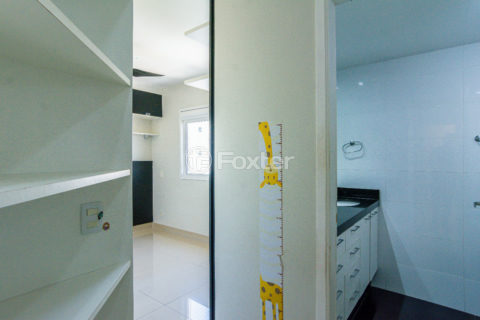 Image 27 - 1030310