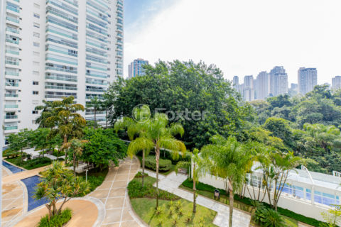 Image 15 - 1030322