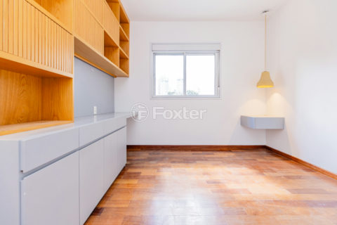 Image 35 - 1030322