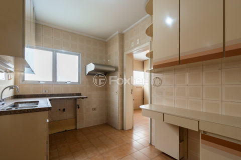 Image 39 - 1030335