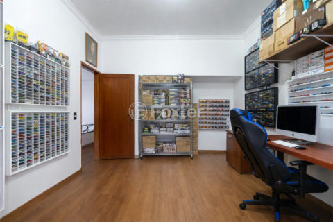 Image 32 - 1030339