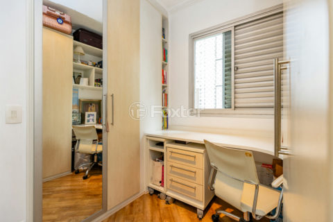 Image 33 - 1030343