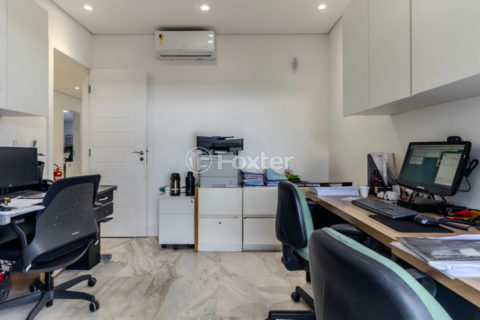 Image 32 - 1030363