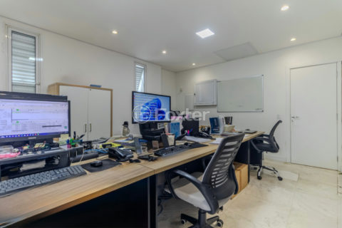 Image 29 - 1030363
