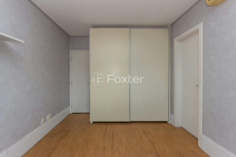 Image 21 - 1030381