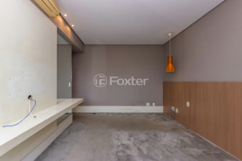 Image 33 - 1030381