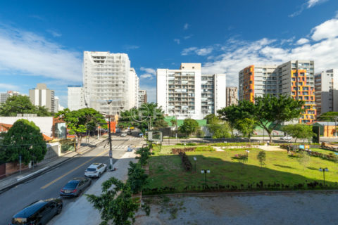 Image 8 - 1030390