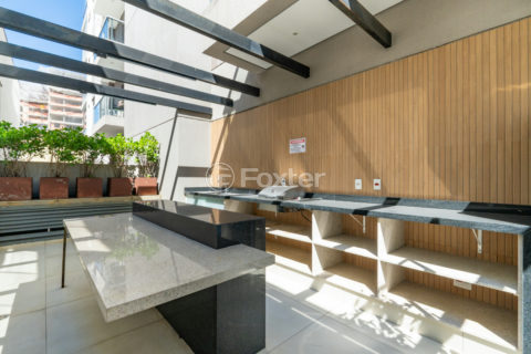 Image 27 - 1030390