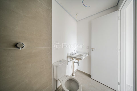 Image 32 - 1030394