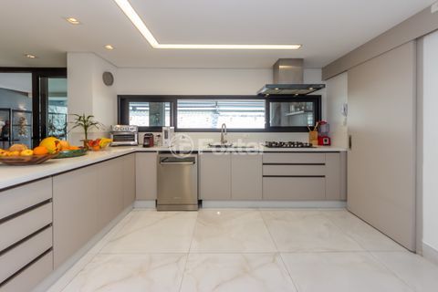 Image 17 - 1030404