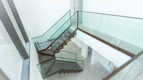 Image 6 - 1030419