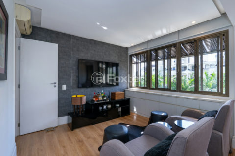 Image 35 - 1030425