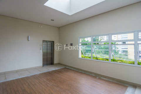 Image 32 - 1030447