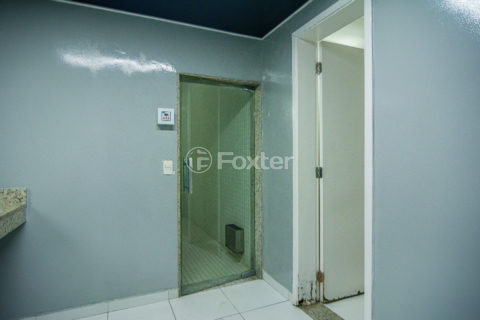 Image 37 - 1030447