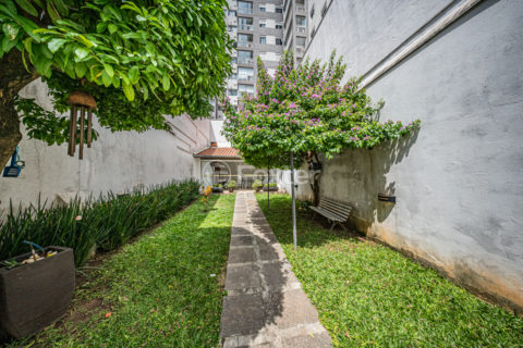 Image 23 - 1030454