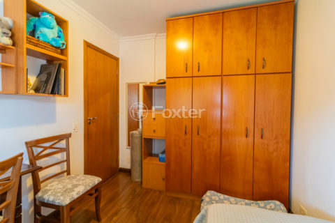 Image 32 - 1030474