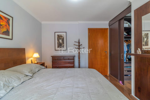 Image 46 - 1030474