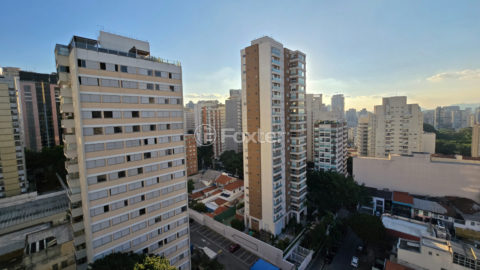 Image 4 - 1030495