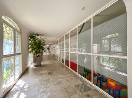 Image 32 - 1030518