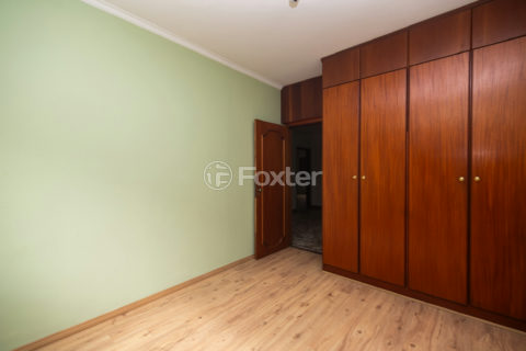 Image 32 - 1030526